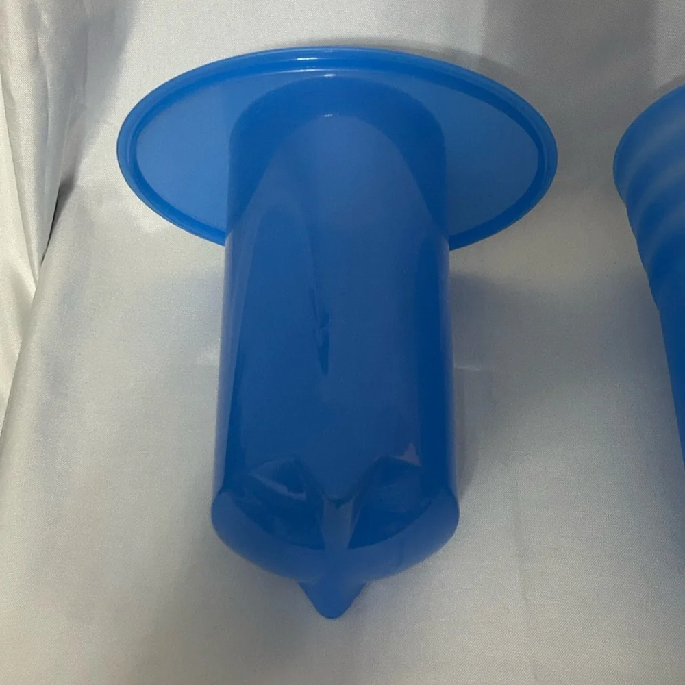 Tupperware Wine Bottle Cooler / Beverage Holder in Blue Impressions Vintage